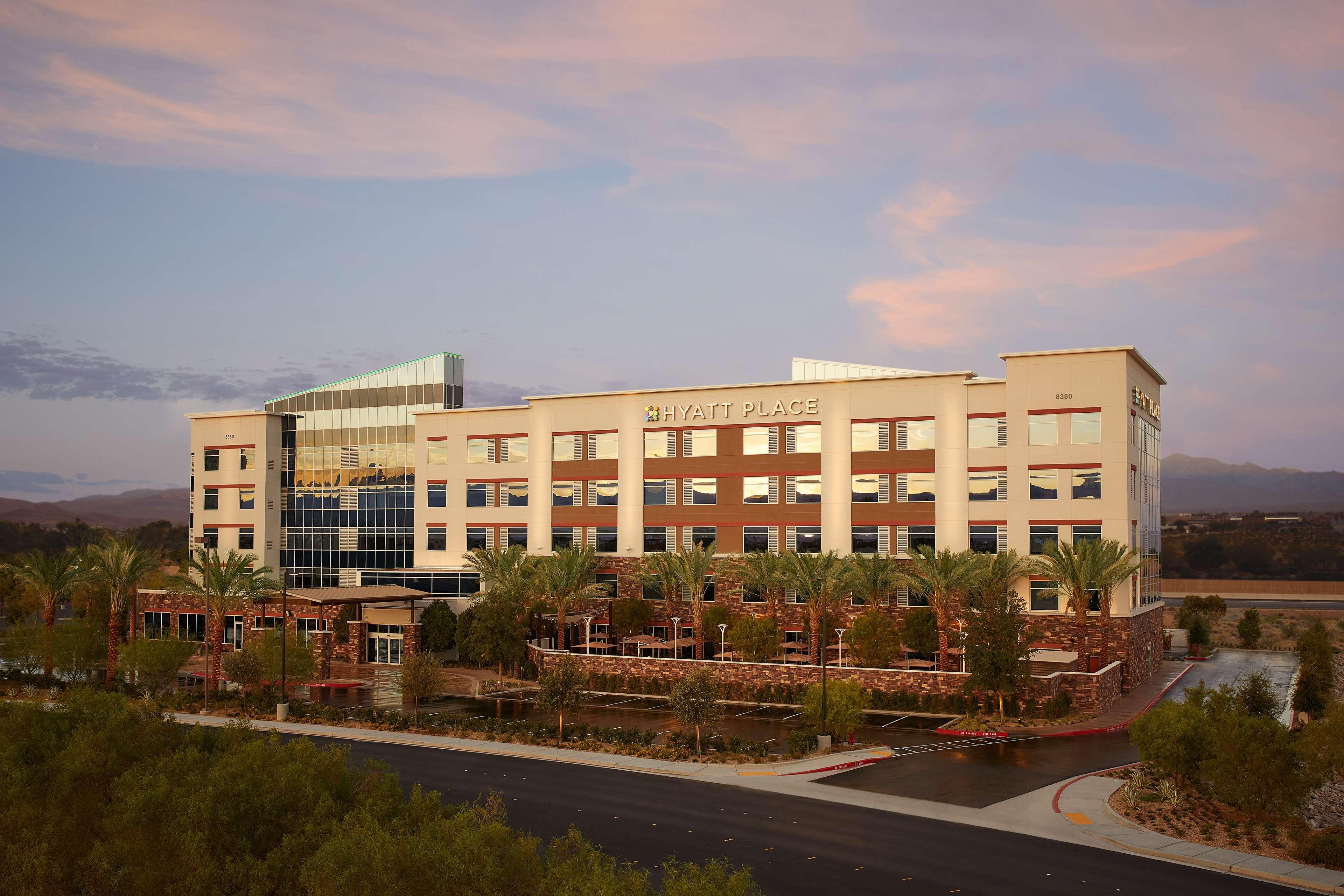 Hyatt Place Las Vegas At Silverton Village Exterior photo